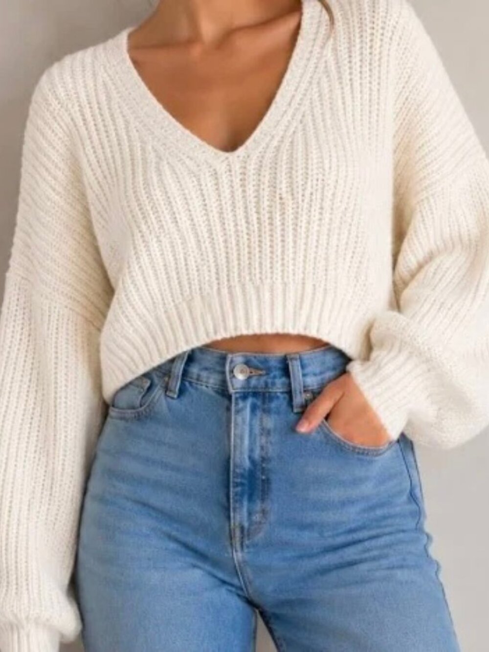 H&M Ivory Chunky Ribbed Knit V-Neck Cropped Sweater NEW